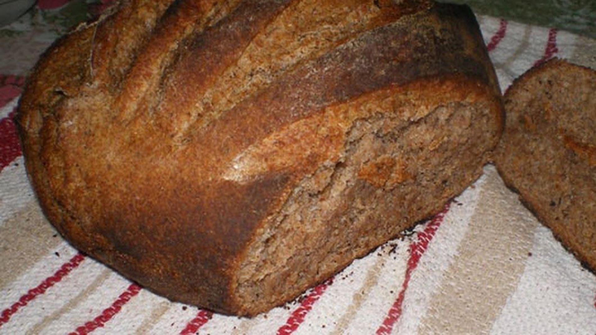 Горячий хлеб из местной пекарни 