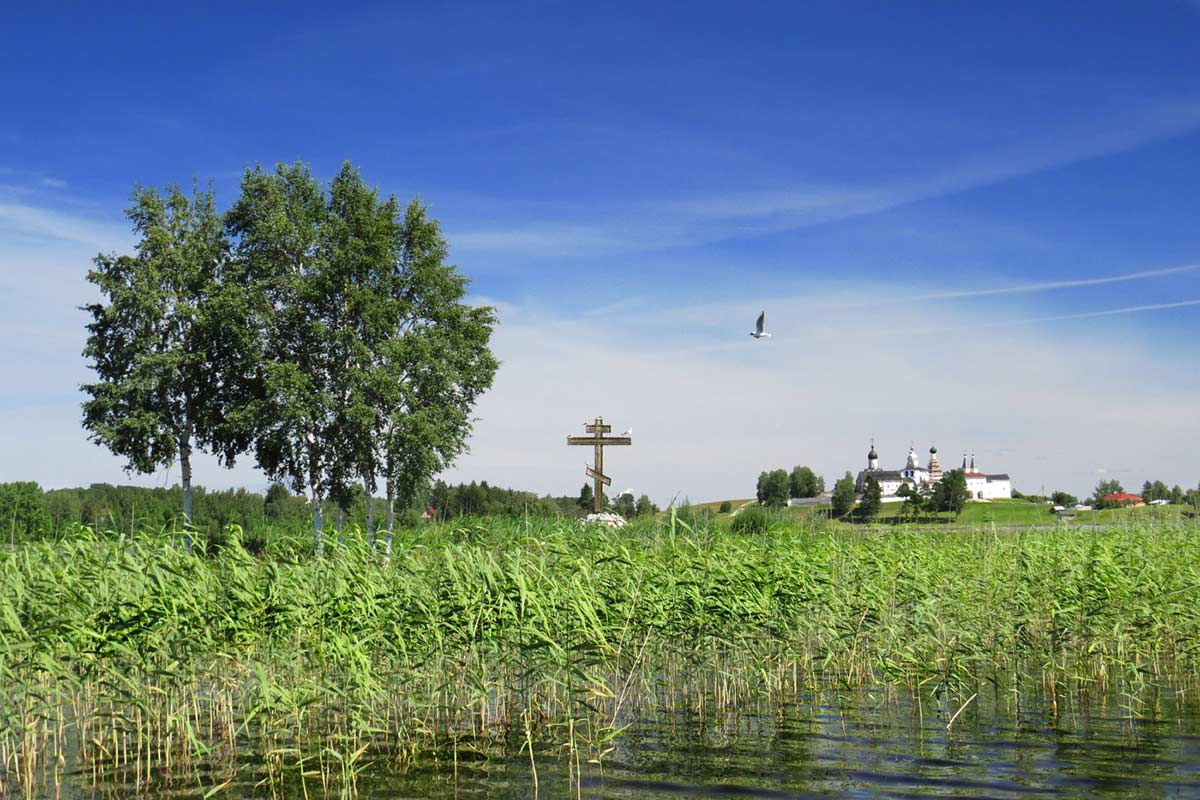 Остатки рукотворного каменного острова в Бородаевском озере